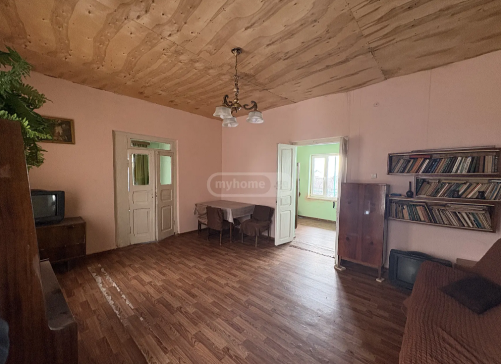 იყიდება 4 ოთახიანი აგარაკი საგარეჯოში